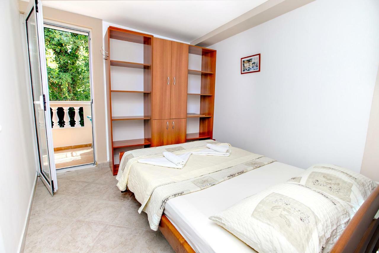 Apartments Villa Popovic Kotor Exteriör bild