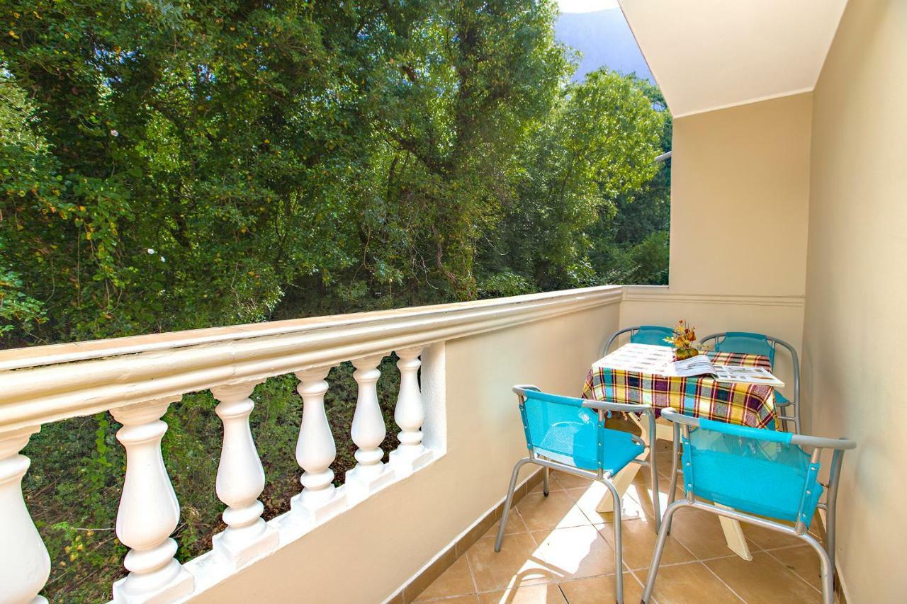 Apartments Villa Popovic Kotor Exteriör bild
