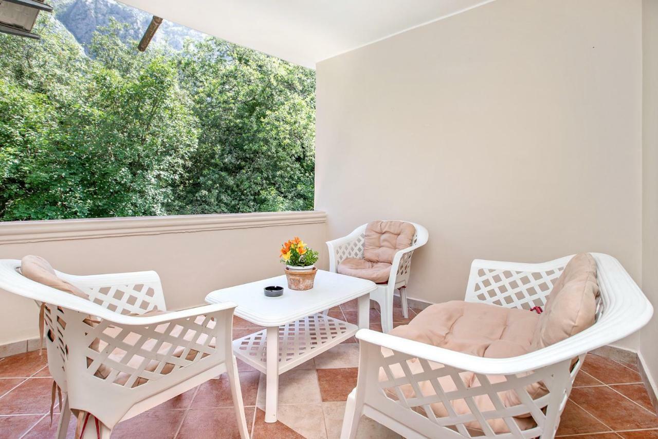 Apartments Villa Popovic Kotor Exteriör bild