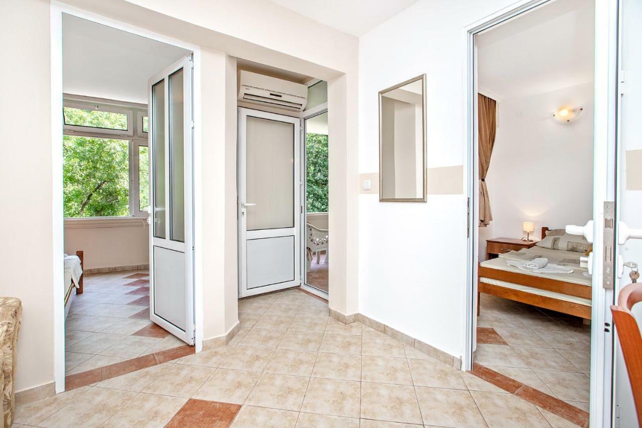 Apartments Villa Popovic Kotor Exteriör bild