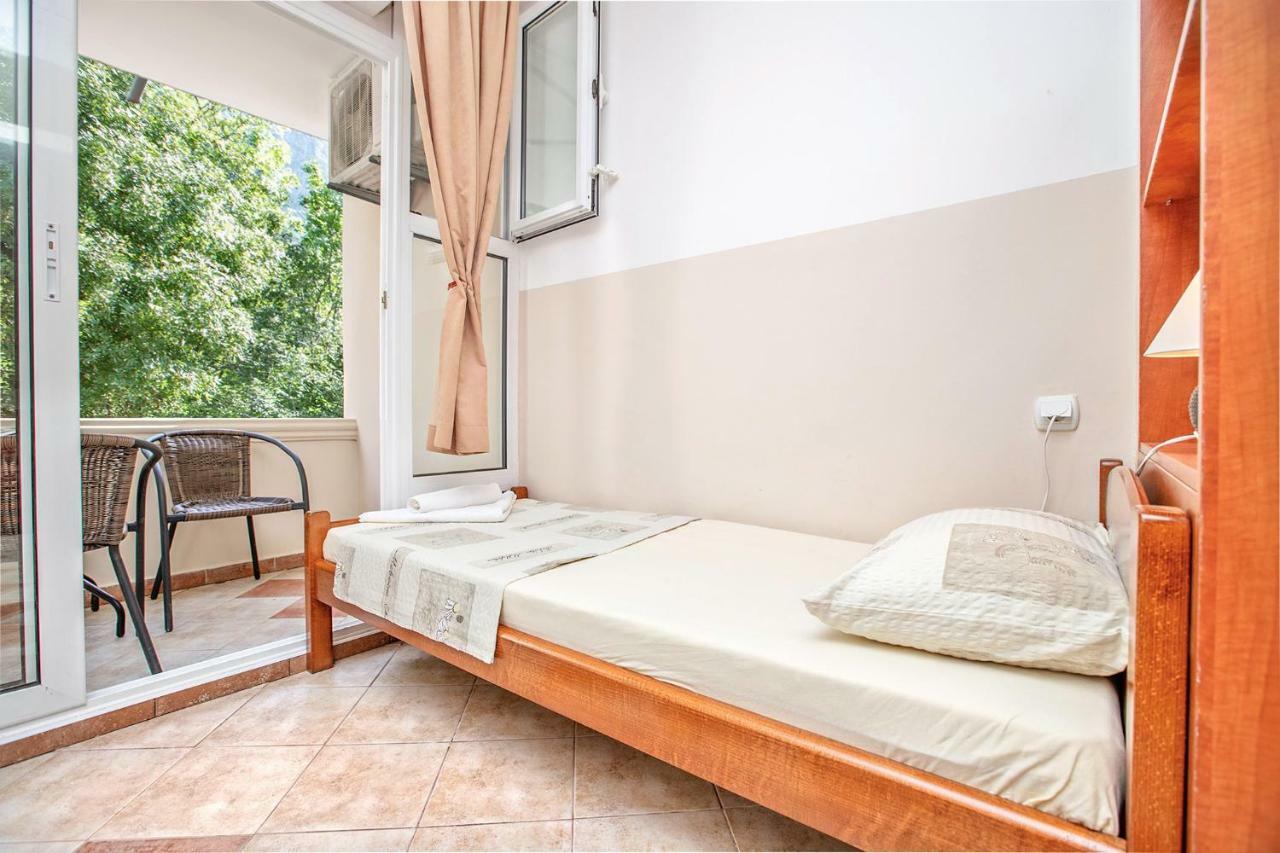 Apartments Villa Popovic Kotor Exteriör bild