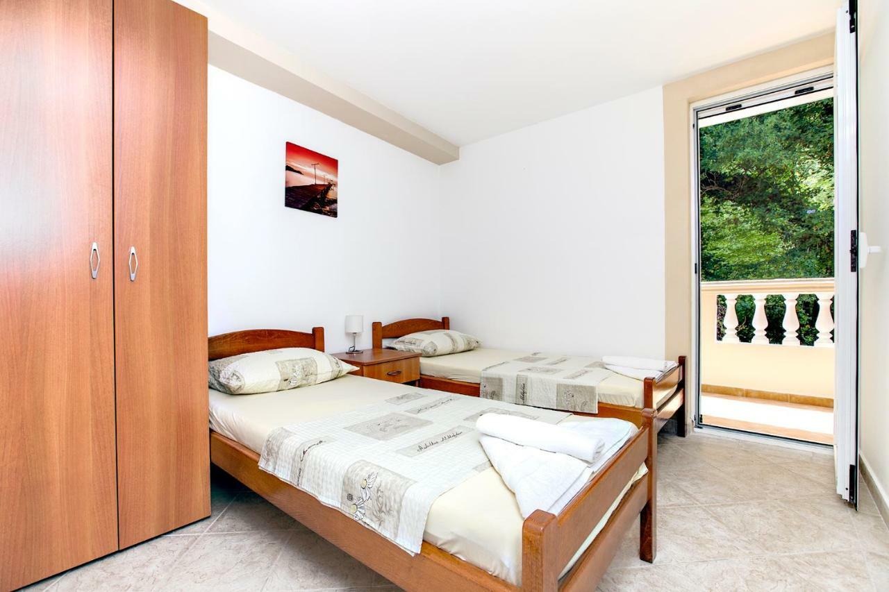 Apartments Villa Popovic Kotor Exteriör bild