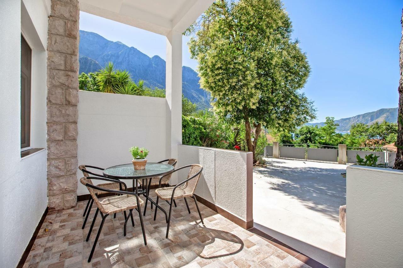 Apartments Villa Popovic Kotor Exteriör bild