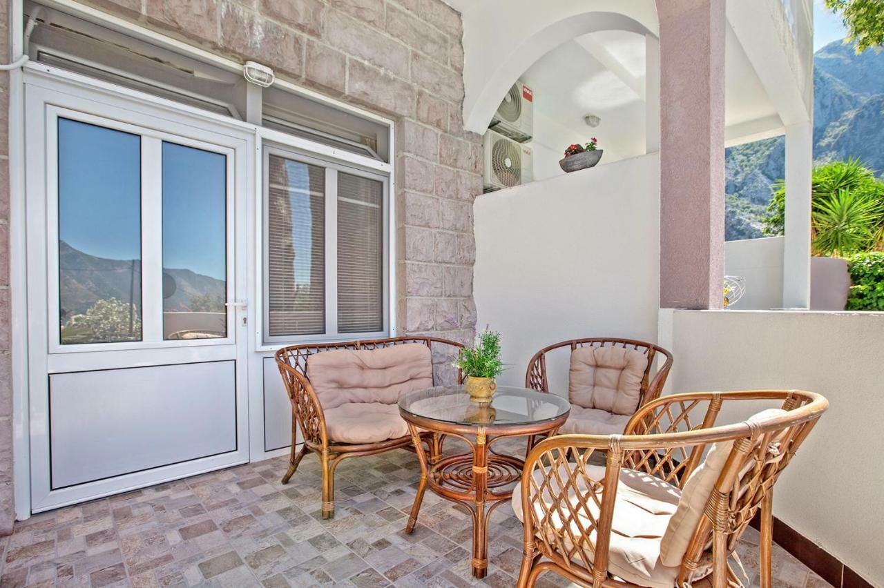Apartments Villa Popovic Kotor Exteriör bild