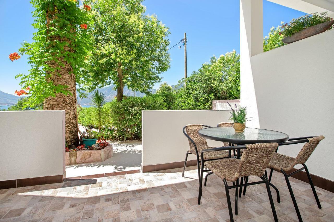 Apartments Villa Popovic Kotor Exteriör bild