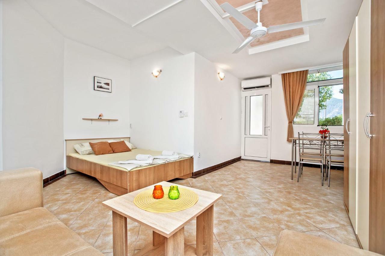 Apartments Villa Popovic Kotor Exteriör bild