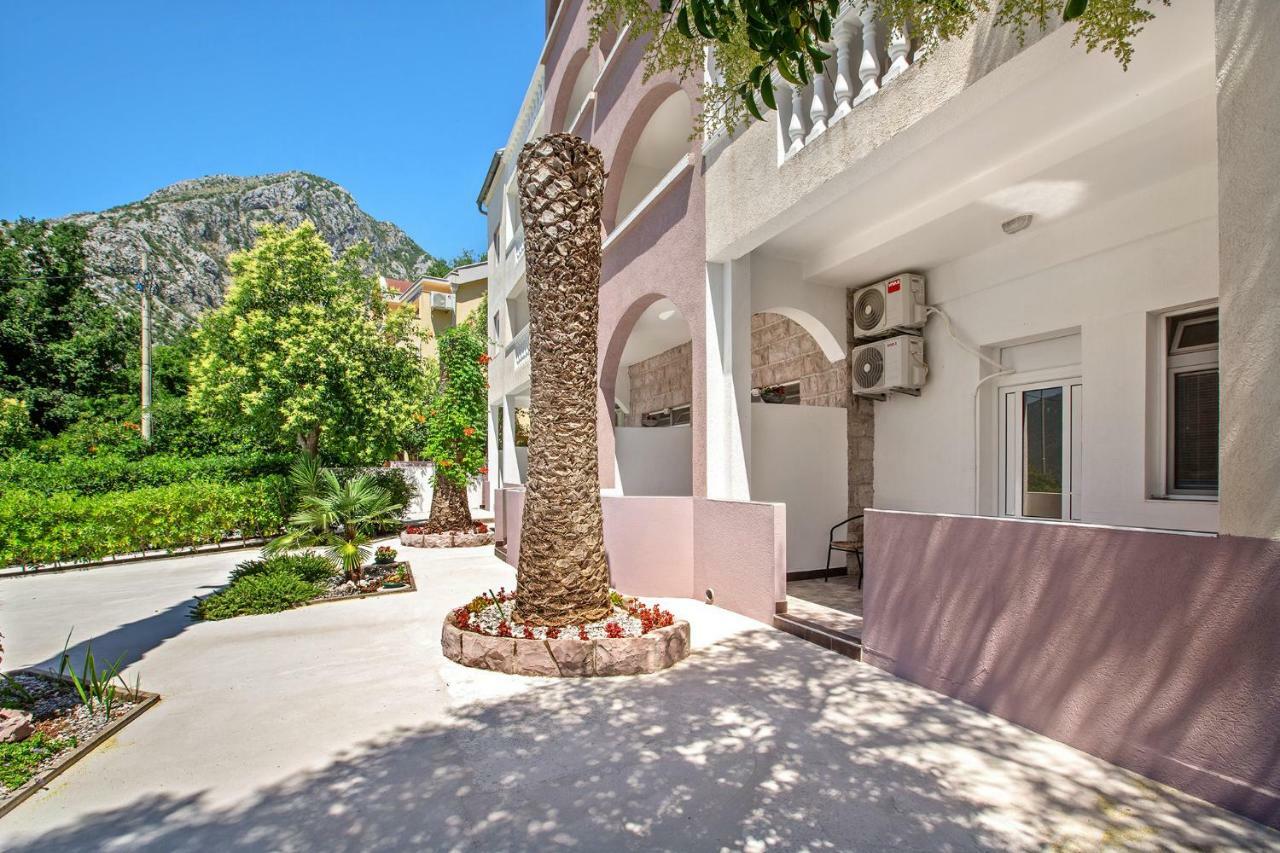 Apartments Villa Popovic Kotor Exteriör bild